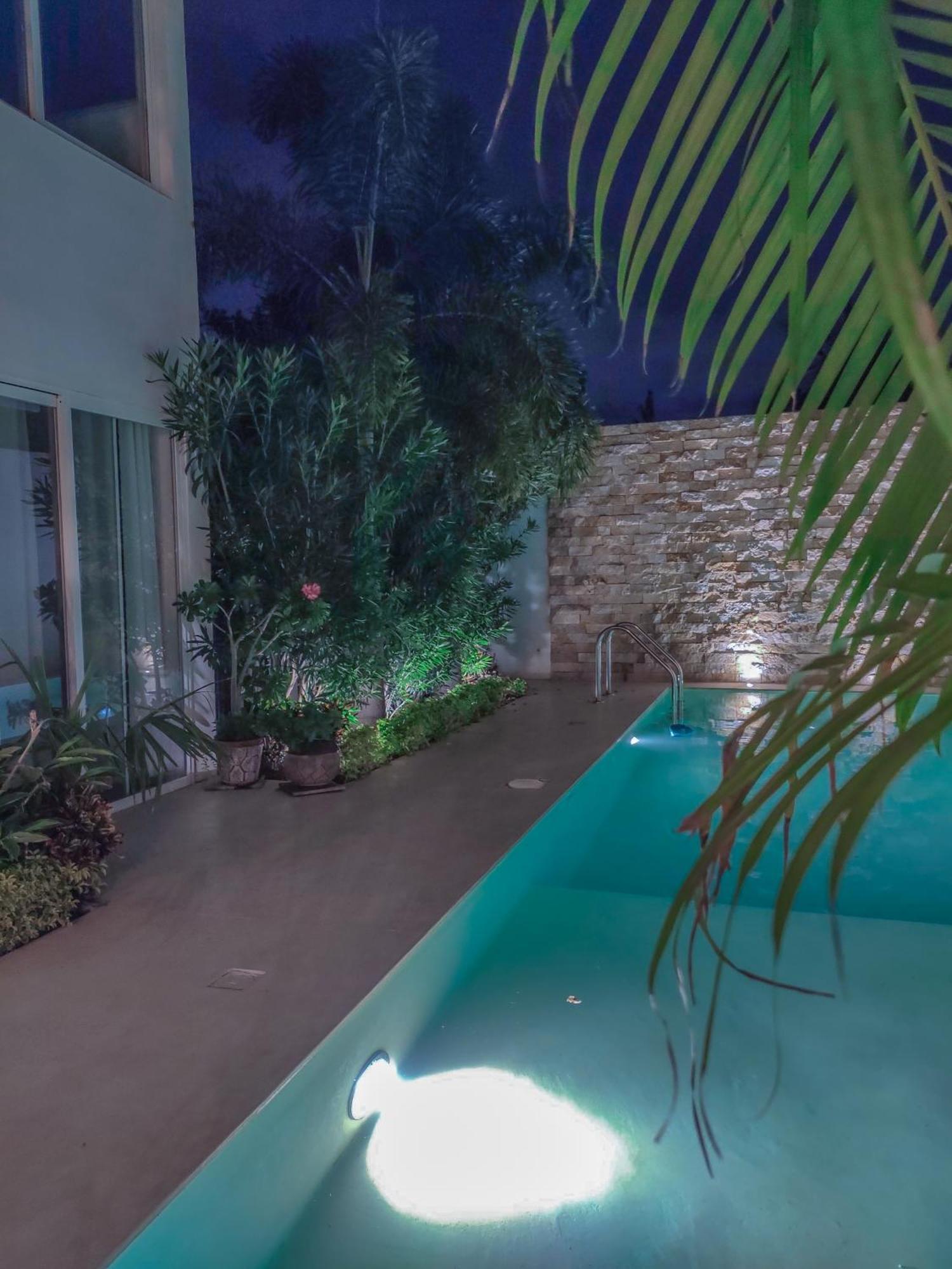 Villa Moderna Con Alberca, Gimnasio Y Cochera Merida Exterior photo